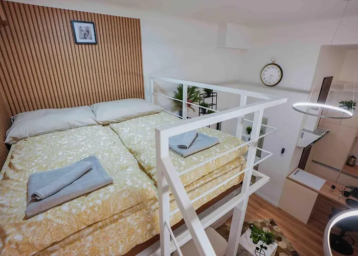 Greenlight Gallery By Nw Apartman